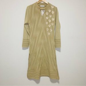 Embellished knitted Straight dress in Cream kurta